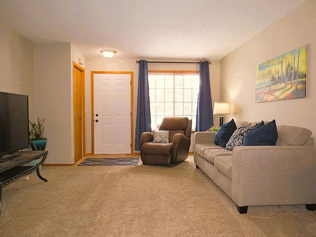 2755 Meadow Brook Drive K, Woodbury, MN 55125