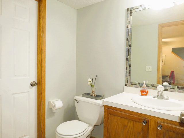 2755 Meadow Brook Drive K, Woodbury, MN 55125