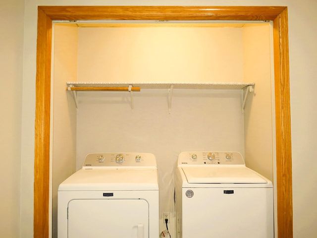 2755 Meadow Brook Drive K, Woodbury, MN 55125