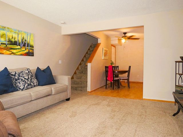 2755 Meadow Brook Drive K, Woodbury, MN 55125