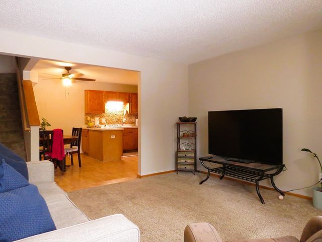 2755 Meadow Brook Drive K, Woodbury, MN 55125