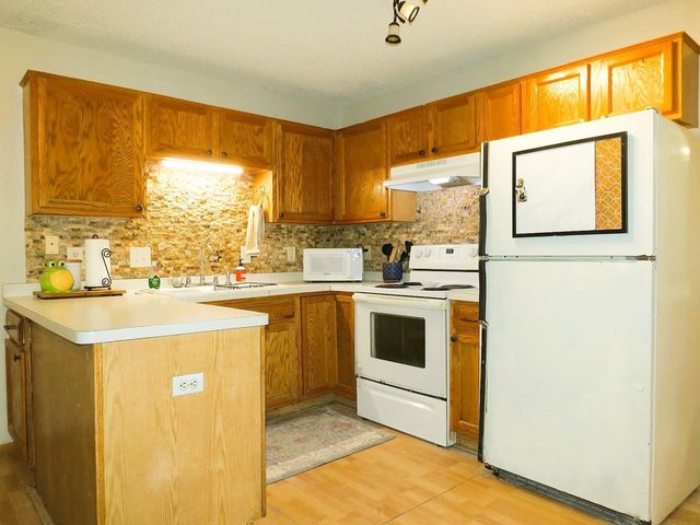 2755 Meadow Brook Drive K, Woodbury, MN 55125