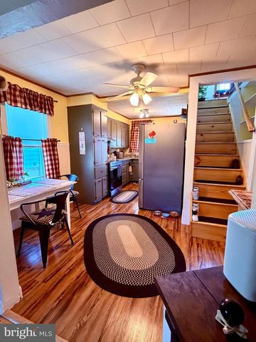 822 STATE ST, Millersburg, PA 17061