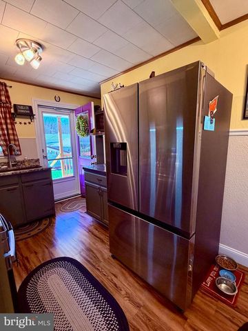 822 STATE ST, Millersburg, PA 17061