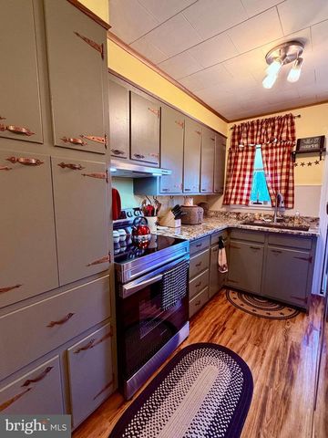 822 STATE ST, Millersburg, PA 17061