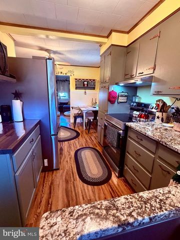 822 STATE ST, Millersburg, PA 17061