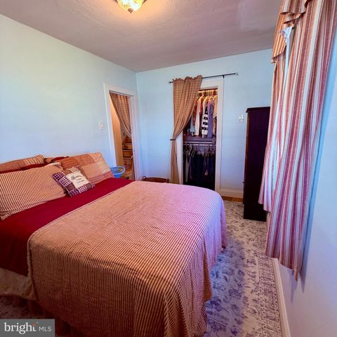 822 STATE ST, Millersburg, PA 17061