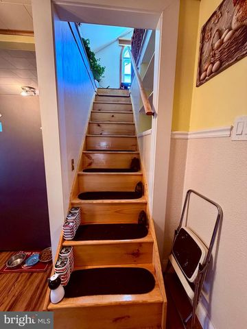 822 STATE ST, Millersburg, PA 17061