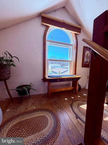 822 STATE ST, Millersburg, PA 17061