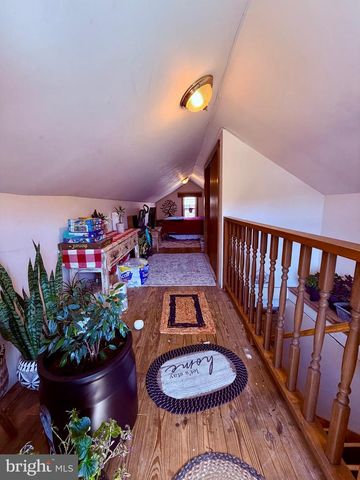 822 STATE ST, Millersburg, PA 17061