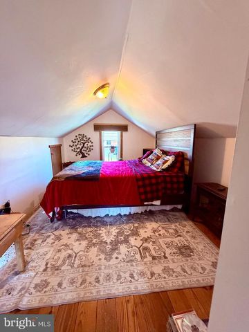 822 STATE ST, Millersburg, PA 17061