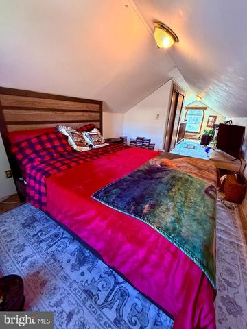 822 STATE ST, Millersburg, PA 17061