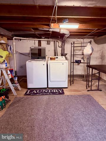 822 STATE ST, Millersburg, PA 17061