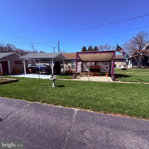 822 STATE ST, Millersburg, PA 17061