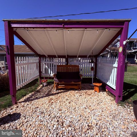 822 STATE ST, Millersburg, PA 17061