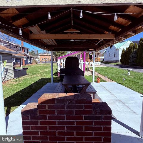 822 STATE ST, Millersburg, PA 17061