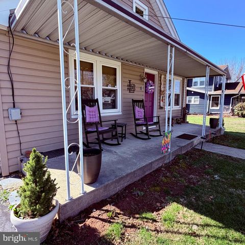 822 STATE ST, Millersburg, PA 17061