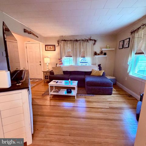 822 STATE ST, Millersburg, PA 17061