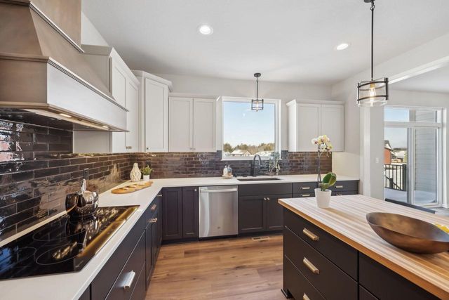 W208N5652 Turnberry LANE, Menomonee Falls, WI 53051