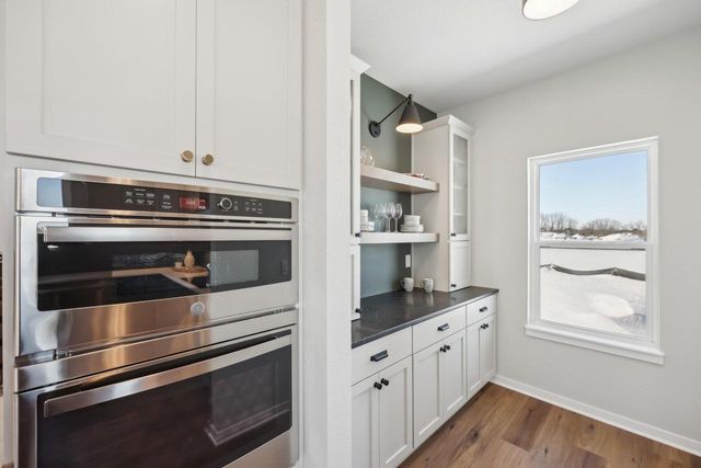 W208N5652 Turnberry LANE, Menomonee Falls, WI 53051