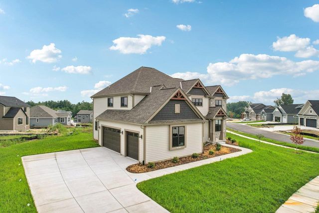 W208N5652 Turnberry LANE, Menomonee Falls, WI 53051