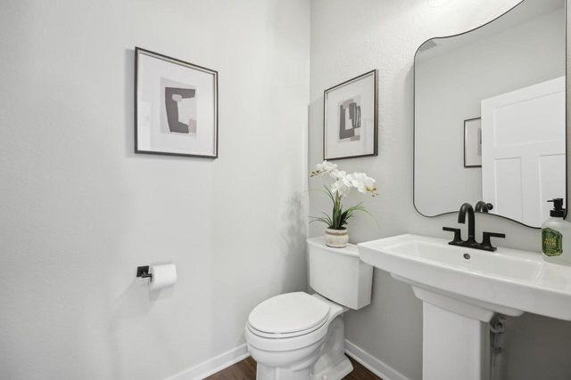 W208N5652 Turnberry LANE, Menomonee Falls, WI 53051