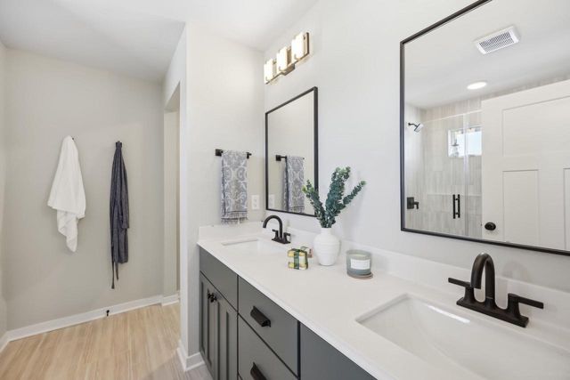 W208N5652 Turnberry LANE, Menomonee Falls, WI 53051