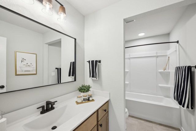 W208N5652 Turnberry LANE, Menomonee Falls, WI 53051