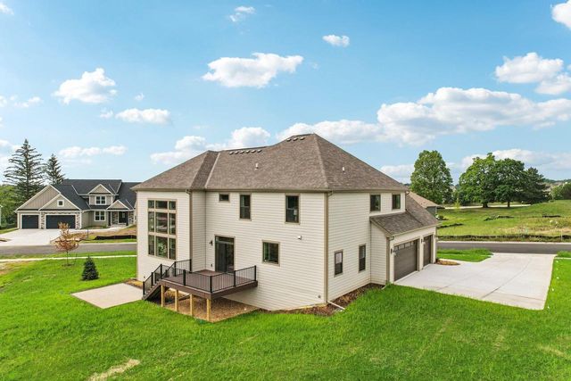 W208N5652 Turnberry LANE, Menomonee Falls, WI 53051