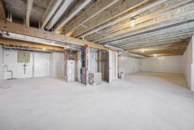 W208N5652 Turnberry LANE, Menomonee Falls, WI 53051