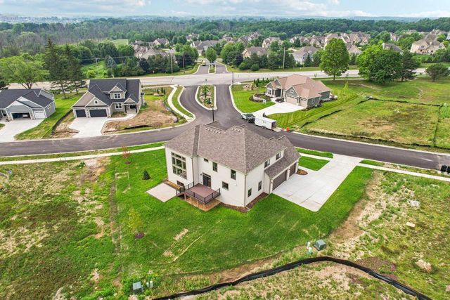 W208N5652 Turnberry LANE, Menomonee Falls, WI 53051