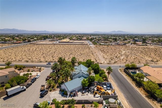 5515 North Campbell Road, Las Vegas, NV 89149