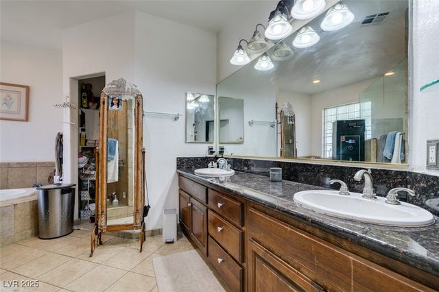 5515 North Campbell Road, Las Vegas, NV 89149