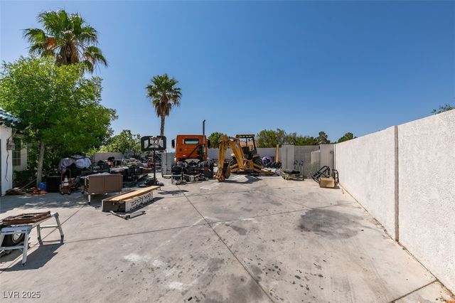 5515 North Campbell Road, Las Vegas, NV 89149