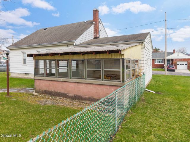 3 John Street, Green Island, NY 12183