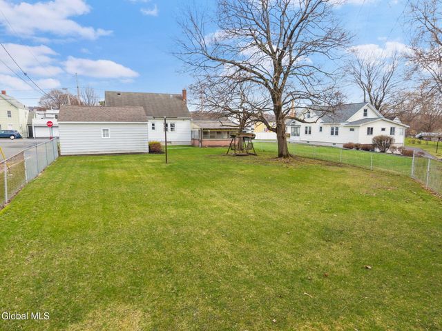 3 John Street, Green Island, NY 12183
