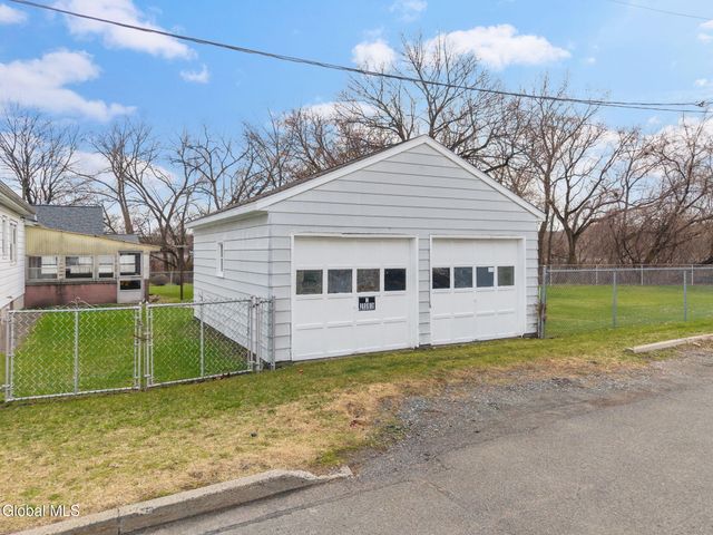 3 John Street, Green Island, NY 12183