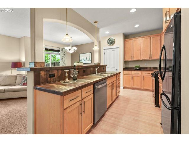 4949 Sw 141ST Ave, Beaverton, OR 97005