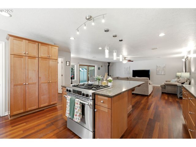 22775 Sw LINCOLN St, Sherwood, OR 97140