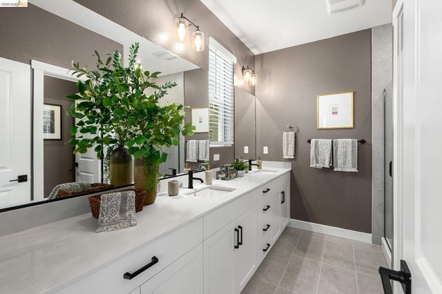 28968 Parkridge Loop 117, Hayward, CA 94544