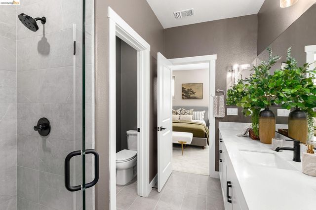 28968 Parkridge Loop 117, Hayward, CA 94544