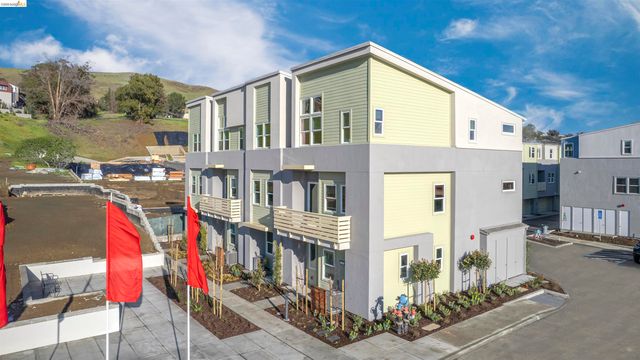 28968 Parkridge Loop 117, Hayward, CA 94544