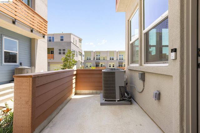 28968 Parkridge Loop 117, Hayward, CA 94544