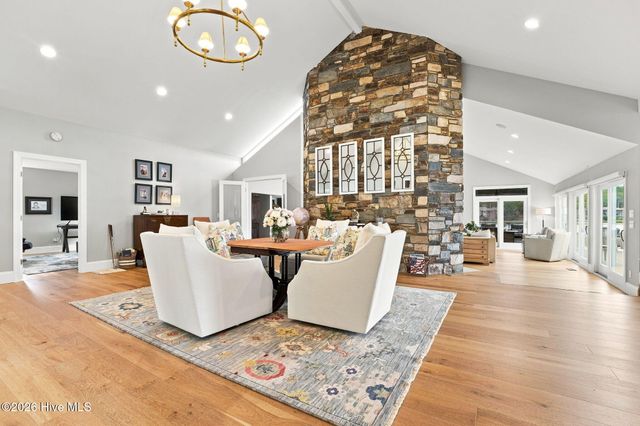 660 Lake Forest Drive SE, Pinehurst, NC 28374