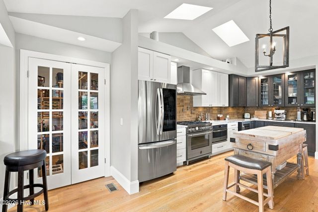 660 Lake Forest Drive SE, Pinehurst, NC 28374