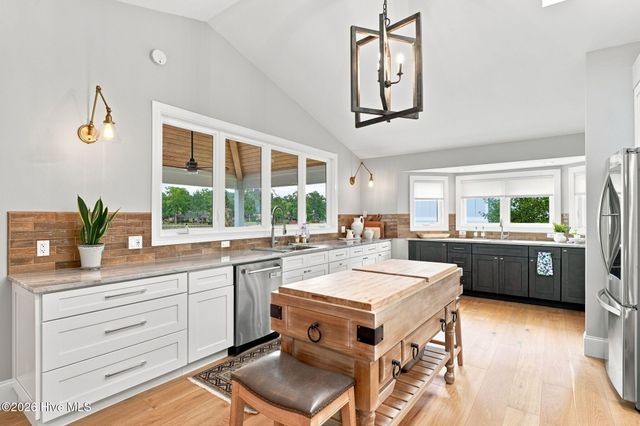 660 Lake Forest Drive SE, Pinehurst, NC 28374