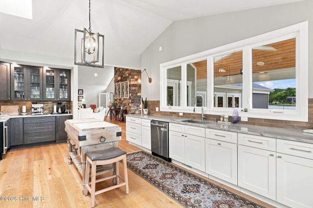 660 Lake Forest Drive SE, Pinehurst, NC 28374