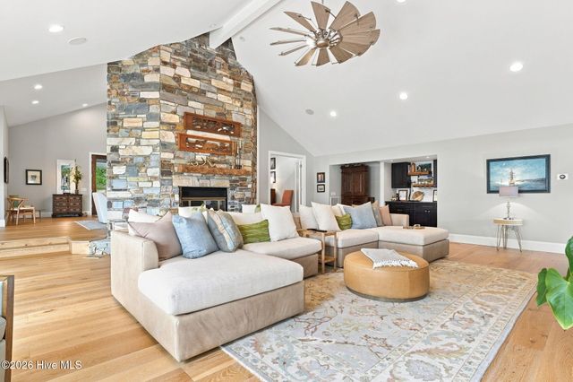 660 Lake Forest Drive SE, Pinehurst, NC 28374