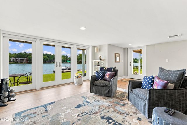 660 Lake Forest Drive SE, Pinehurst, NC 28374