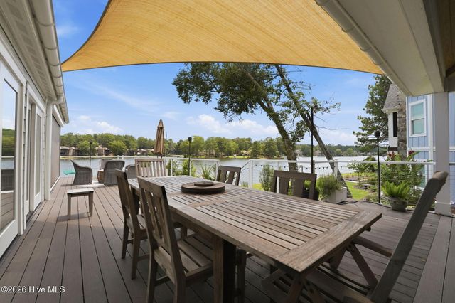 660 Lake Forest Drive SE, Pinehurst, NC 28374